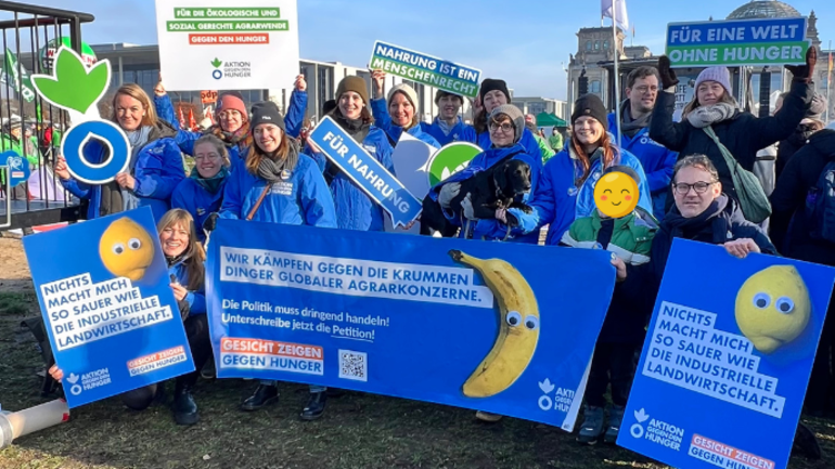Das Team von Aktion gegen den Hunger bei Wir haben es satt 2025