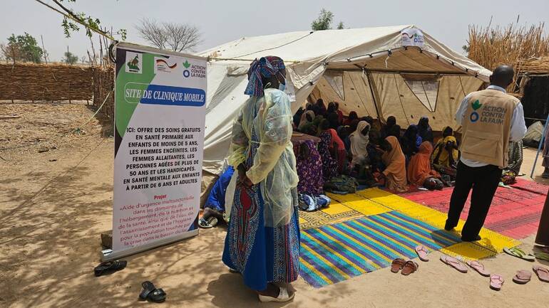 Bei dieser mobilen Klinik in Kamerun können Menschen grundlegende Gesundheitsversorgung erhalten.